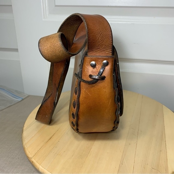 VTg Brown leather Saddle Shoulder Bag Canadian Handmade Carved Trees Landscapes - Picture 3 of 16